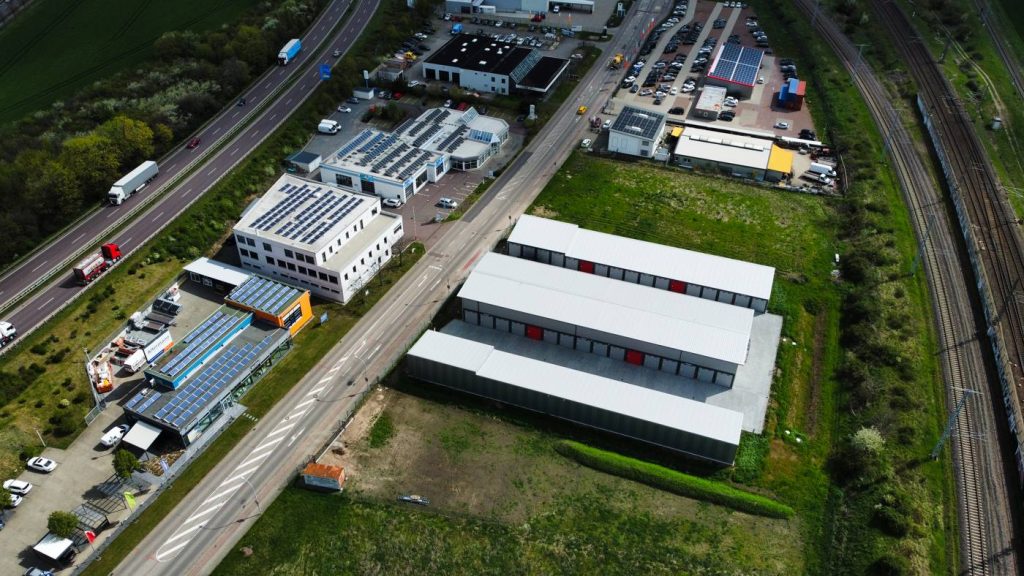 Hallen eines Unternehmerparks aus der Luft